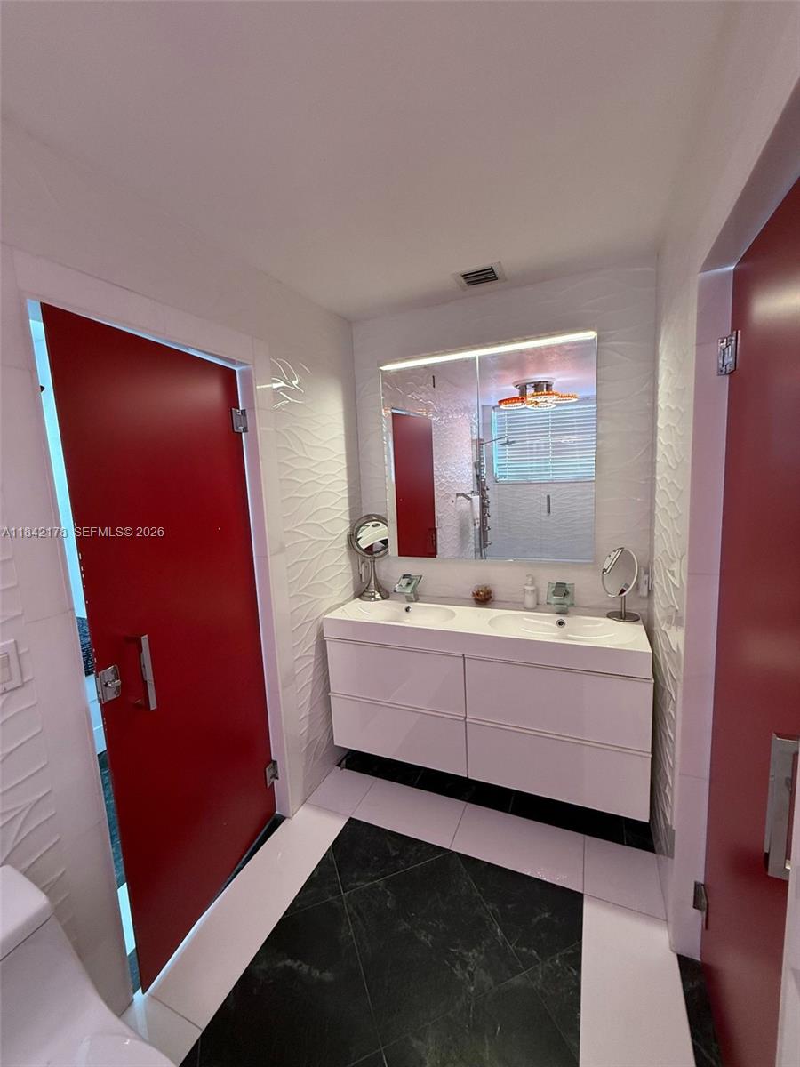 HIDDEN LAKE ESTATES - Residential