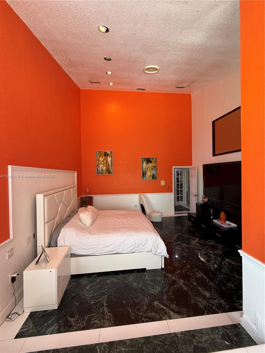 HIDDEN LAKE ESTATES - Residential