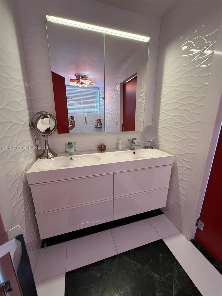 HIDDEN LAKE ESTATES - Residential