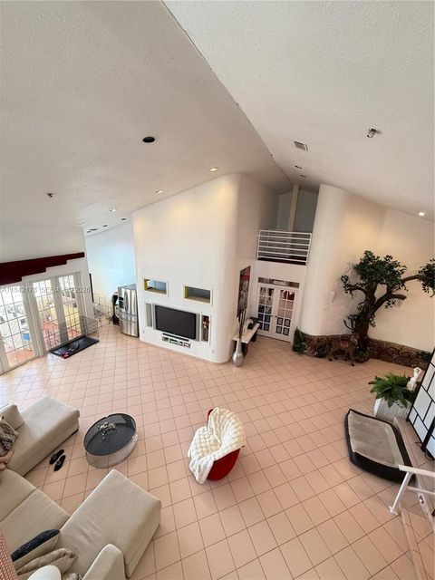 747 W 78th St Hialeah FL 33014