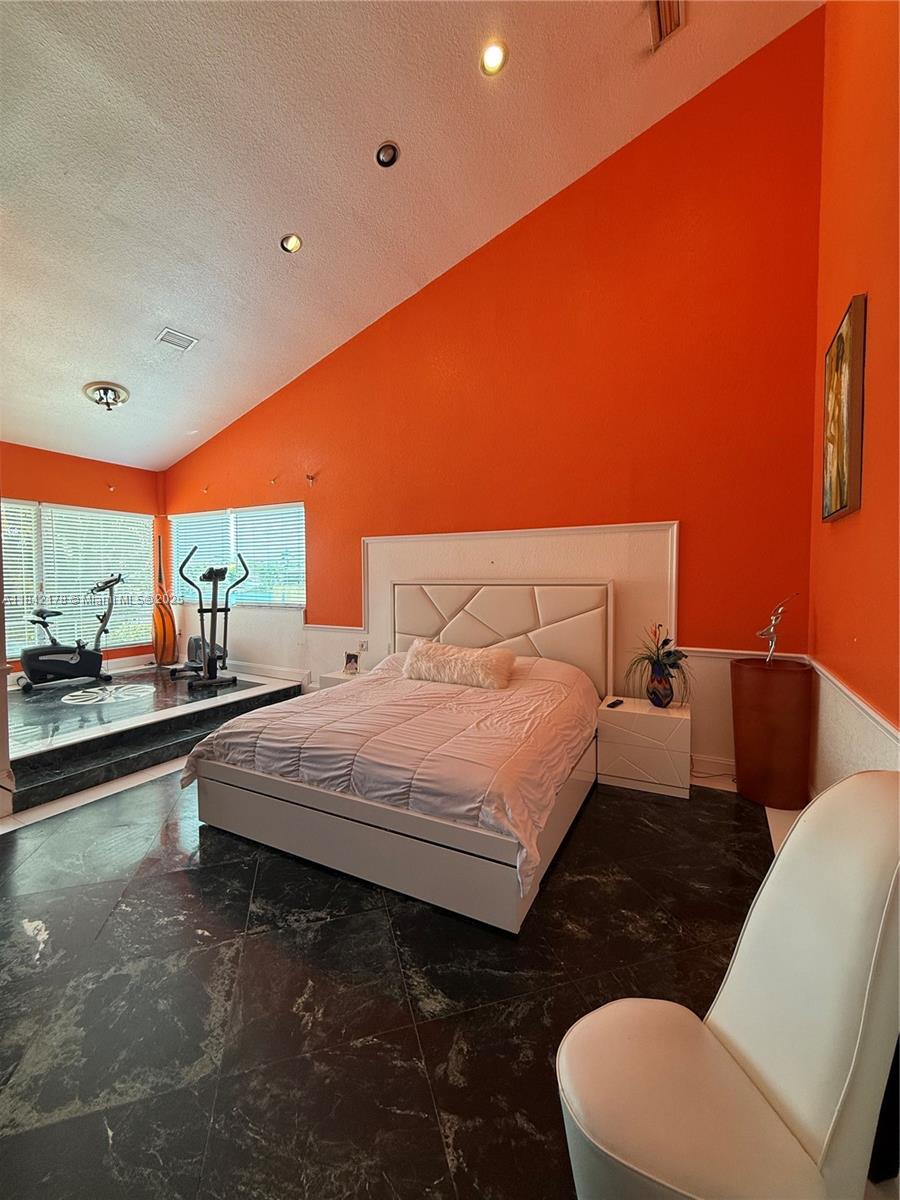 HIDDEN LAKE ESTATES - Residential