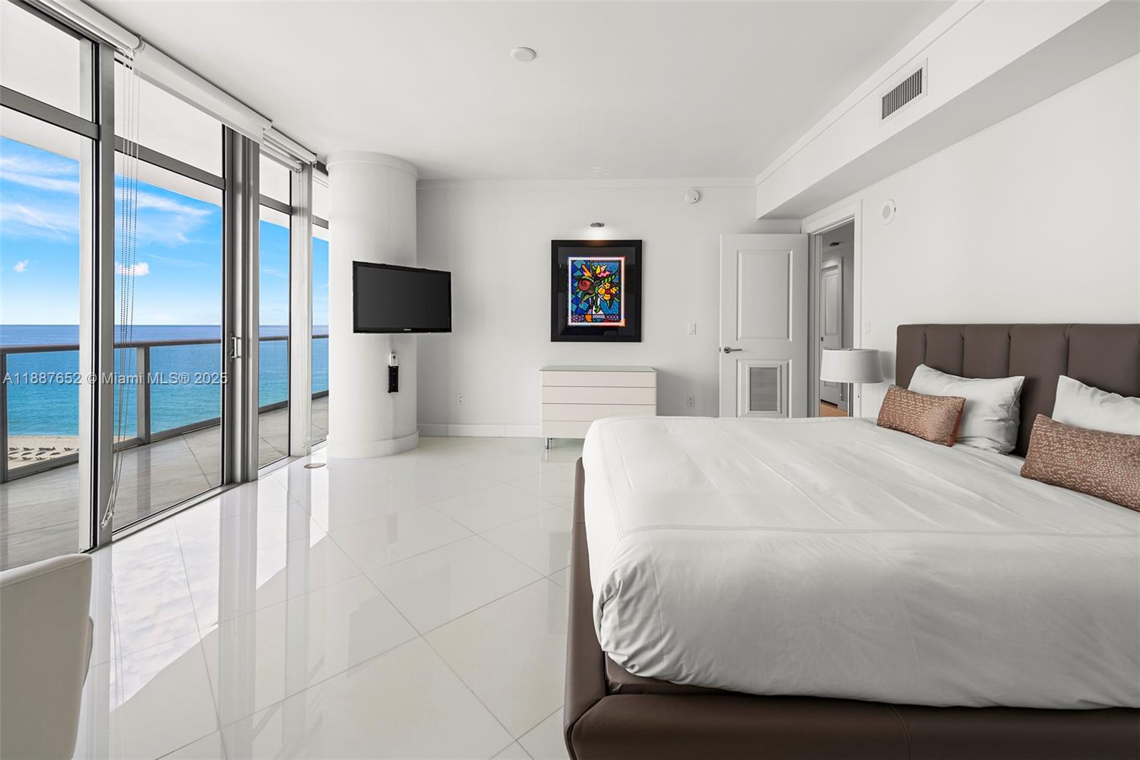 THE CARIBBEAN CONDO - Residential Lease