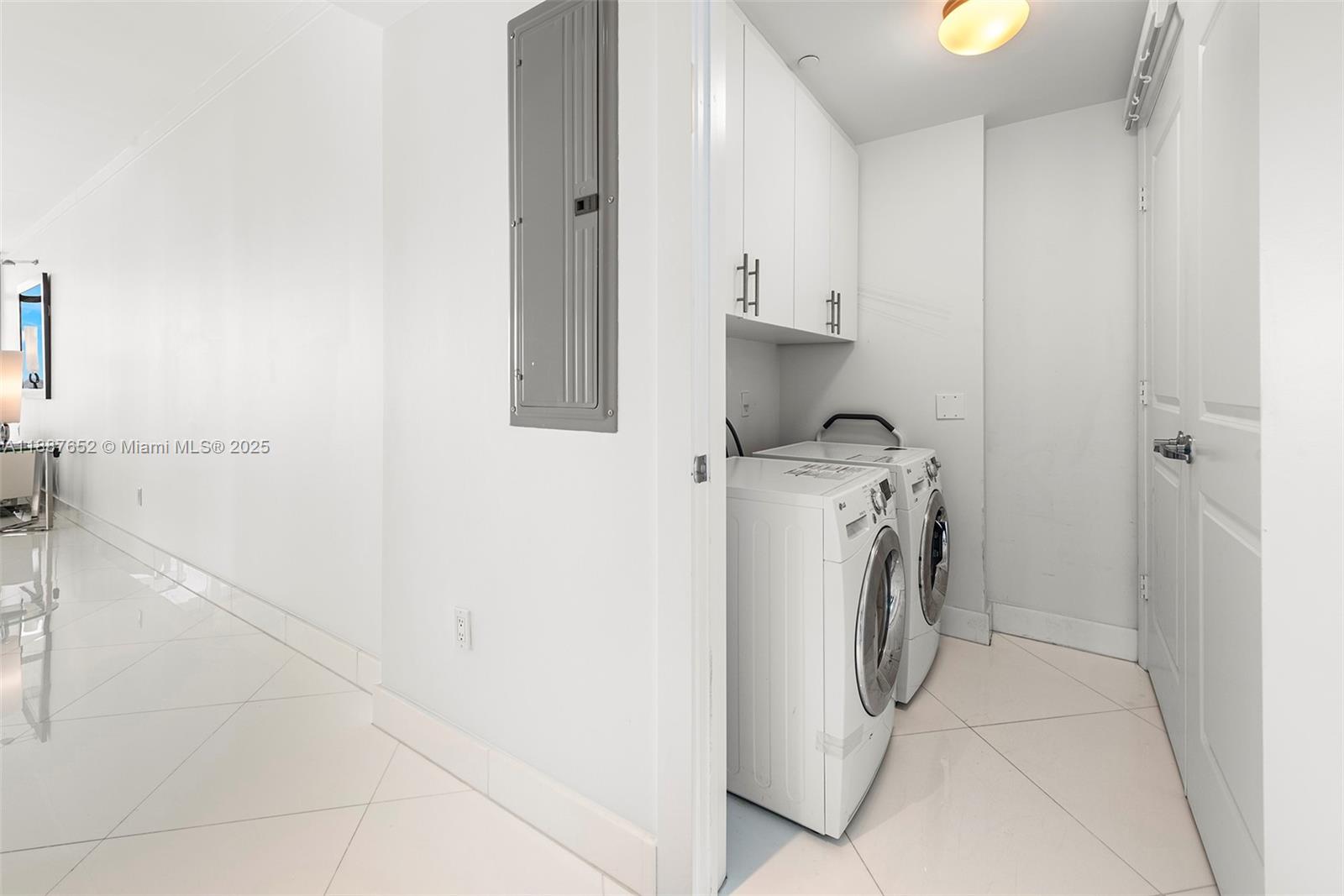 THE CARIBBEAN CONDO - Residential Lease