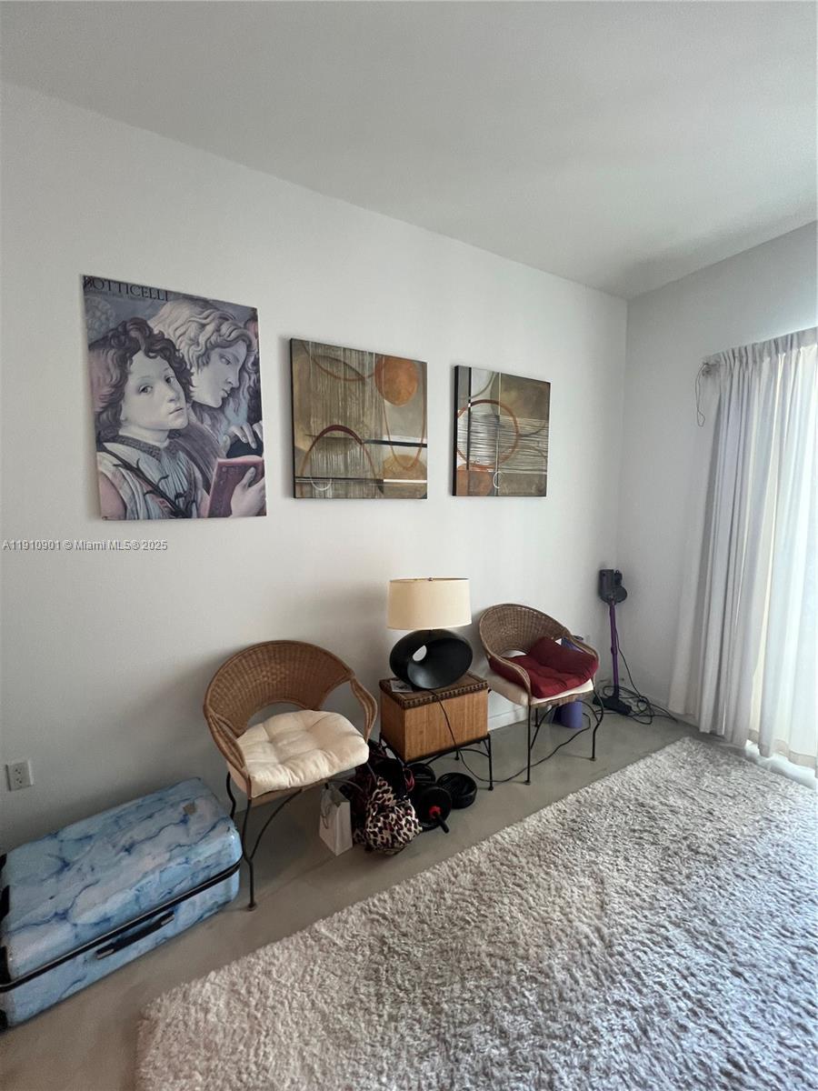 THE LOFT DOWNTOWN CONDO - Residential Lease