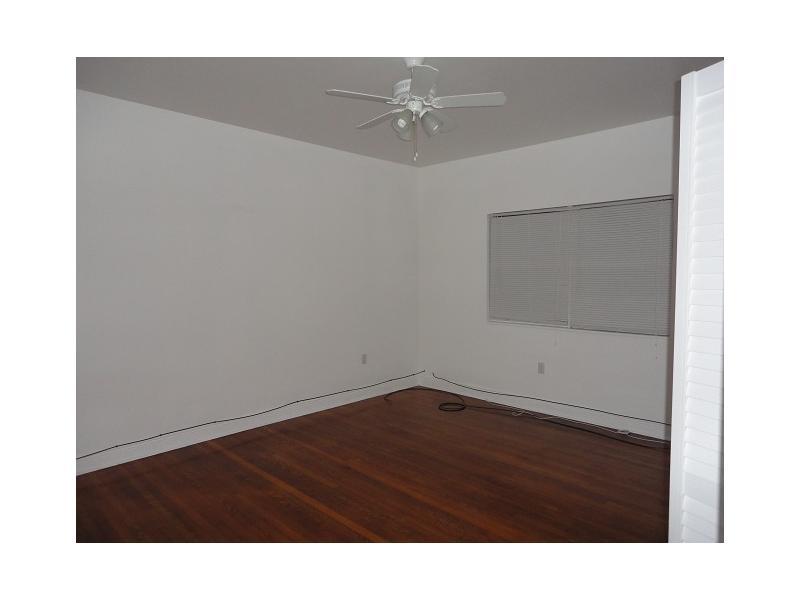 HOLLEMAN PARK - Residential Lease