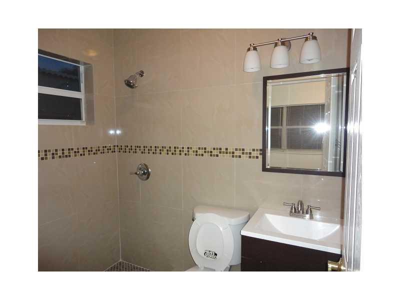 HOLLEMAN PARK - Residential Lease