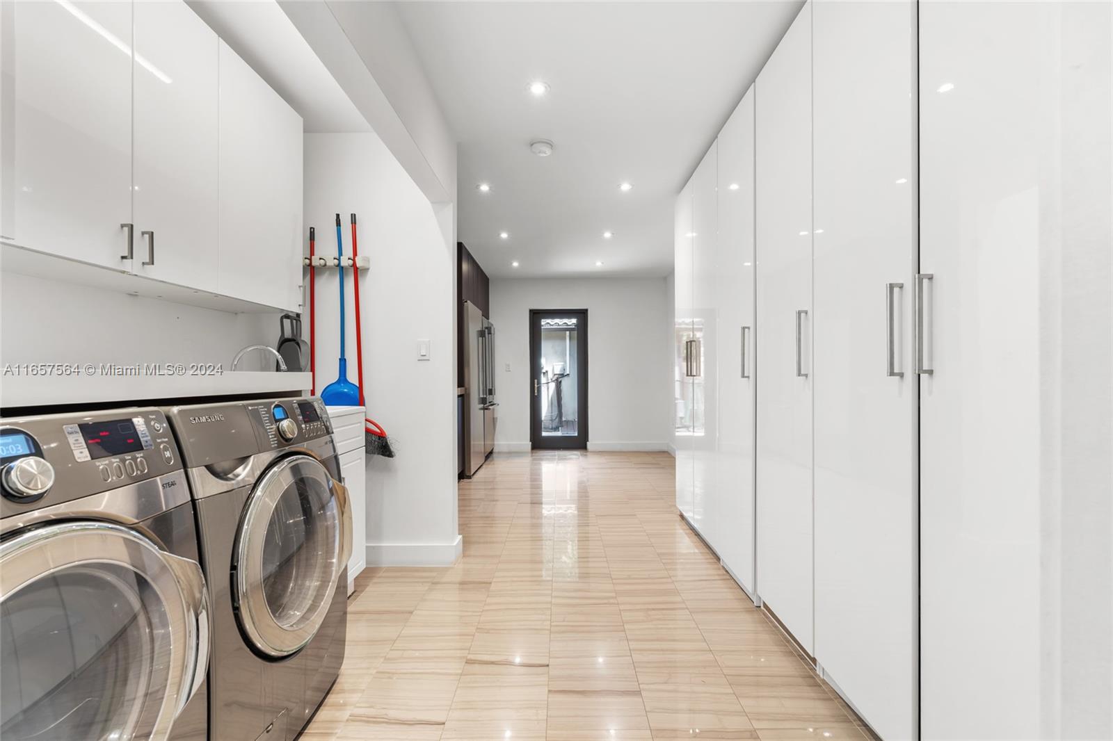 BAY POINT - Residential