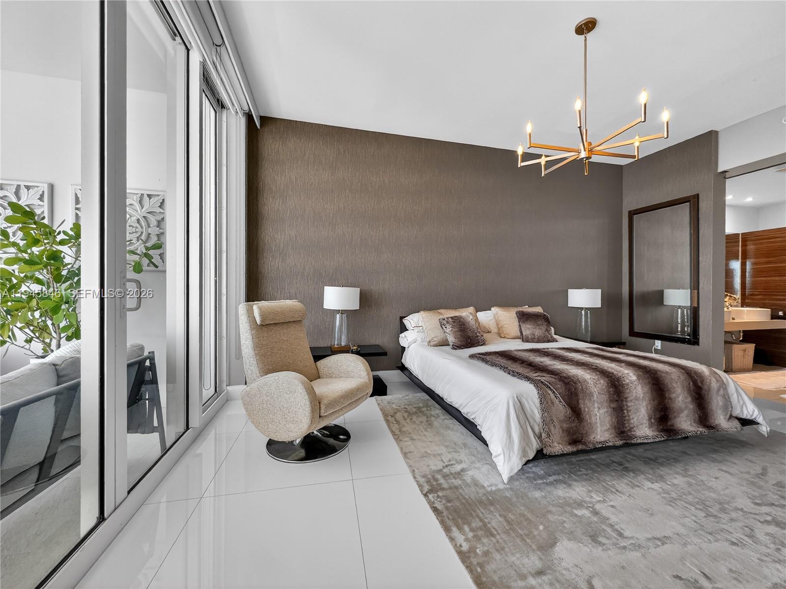 PARAMOUNT BAY CONDO - Residential