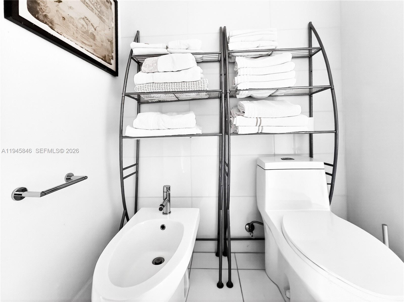 PARAMOUNT BAY CONDO - Residential