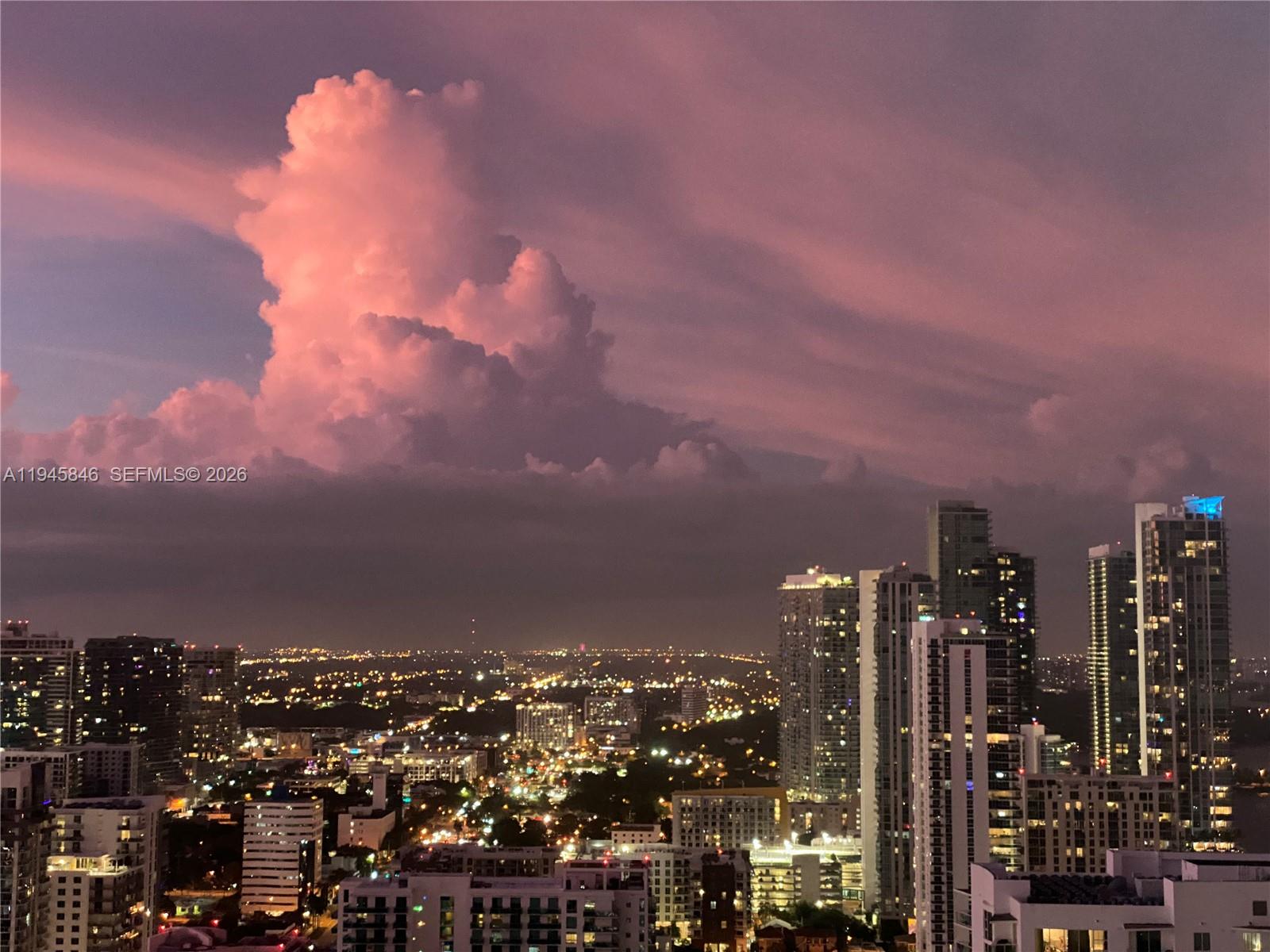 PARAMOUNT BAY CONDO - Residential