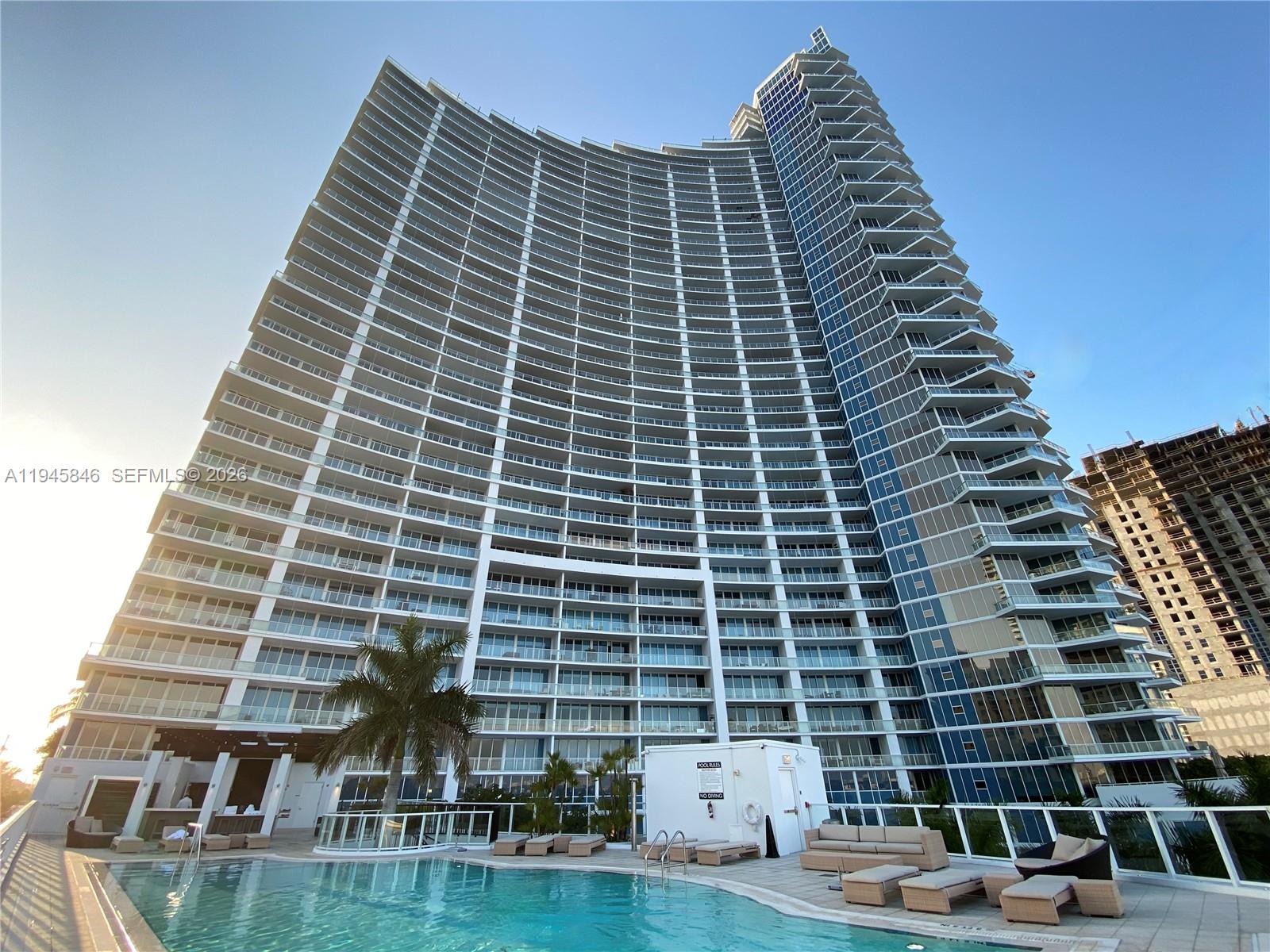 PARAMOUNT BAY CONDO - Residential
