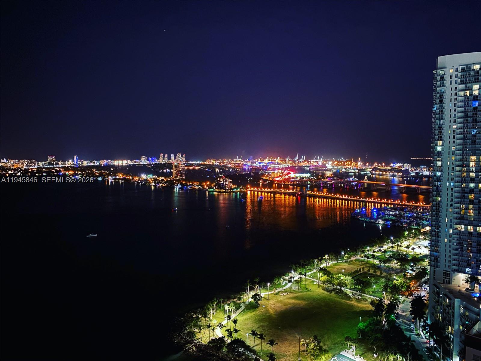 PARAMOUNT BAY CONDO - Residential