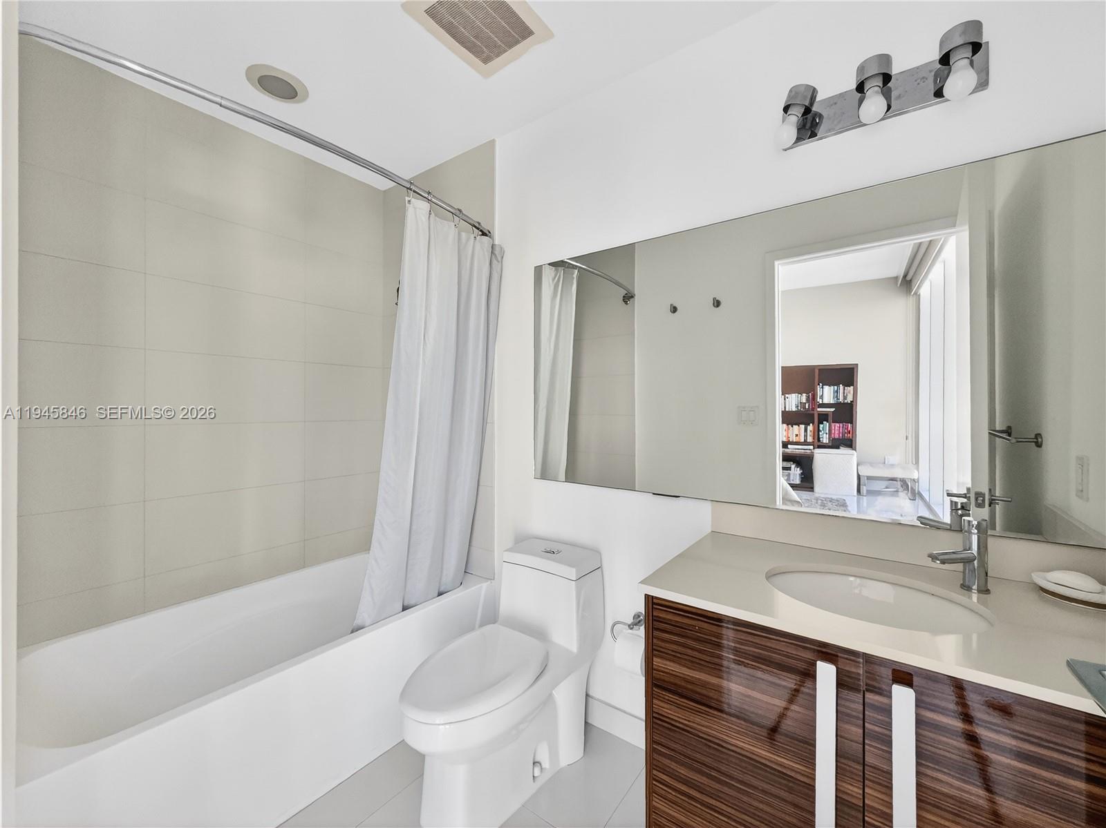 PARAMOUNT BAY CONDO - Residential