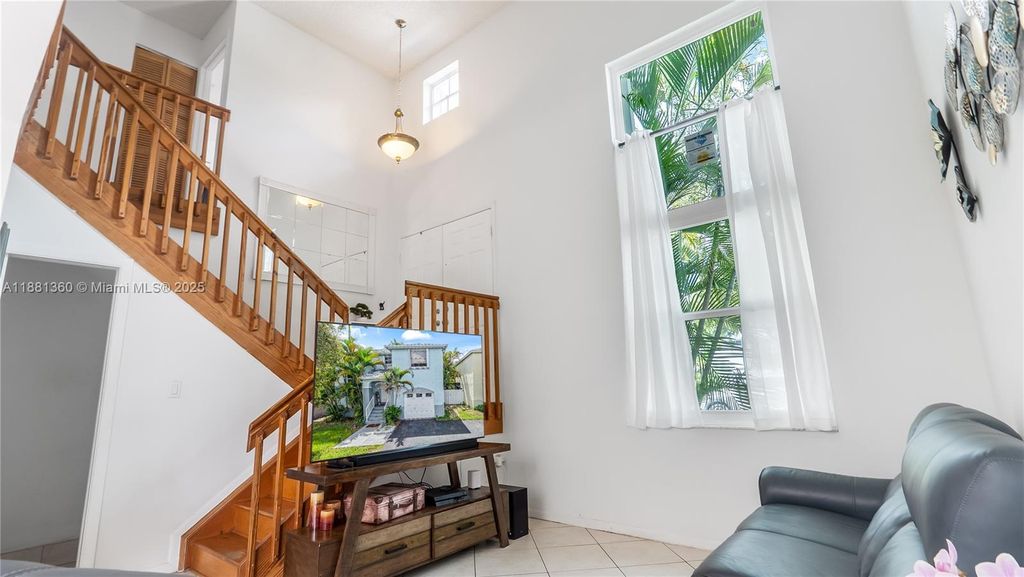 Photo of 7256 SW 44th Ct, Davie, FL 33314 (MLS # A11881360)