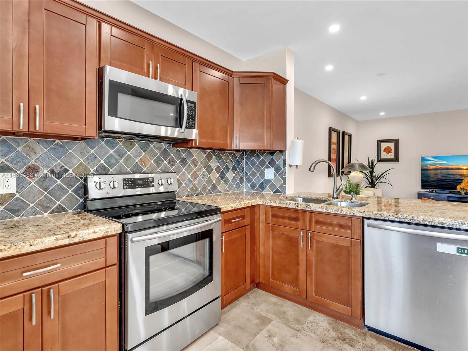 PLUM AT BOCA POINTE CONDO - Residential Lease