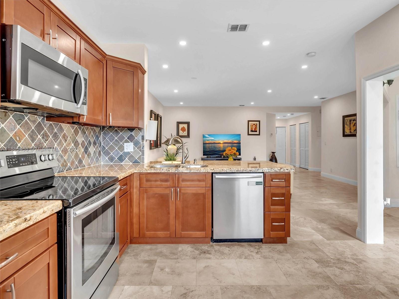 PLUM AT BOCA POINTE CONDO - Residential Lease