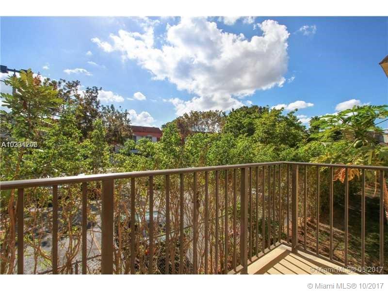 COURTYARDS AT KENDALL CON - Residential Lease