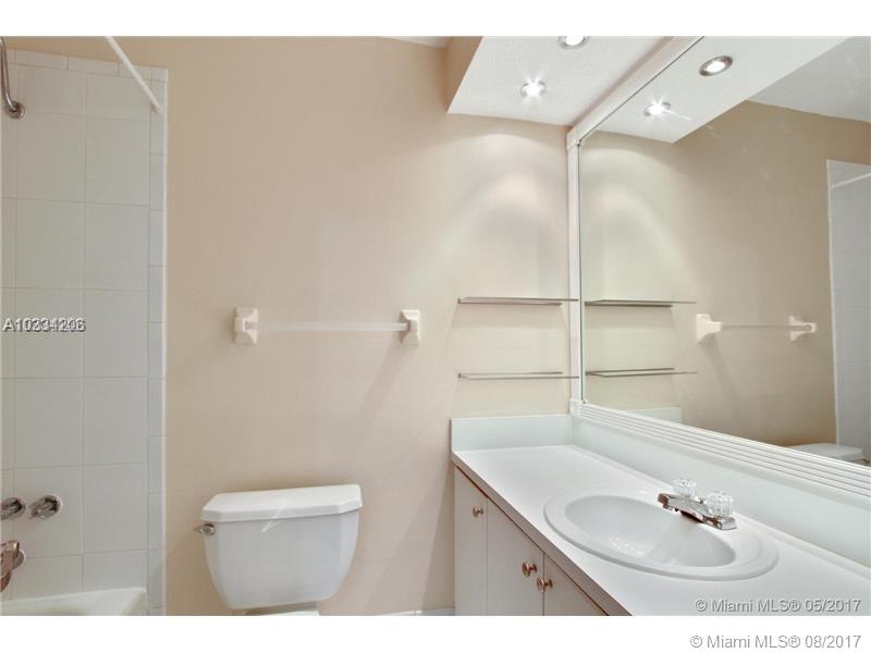 COURTYARDS AT KENDALL CON - Residential Lease