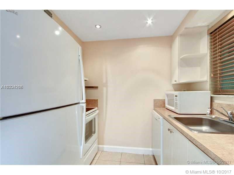 COURTYARDS AT KENDALL CON - Residential Lease