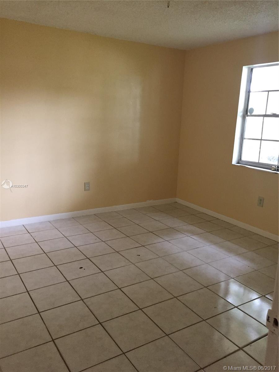 AVOCADO VILLAS - Residential Lease