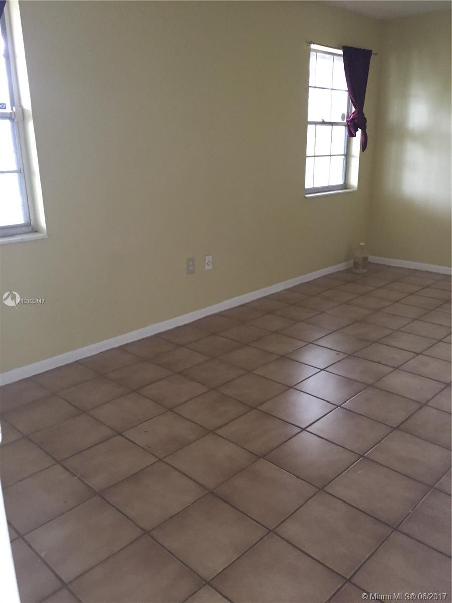 AVOCADO VILLAS - Residential Lease