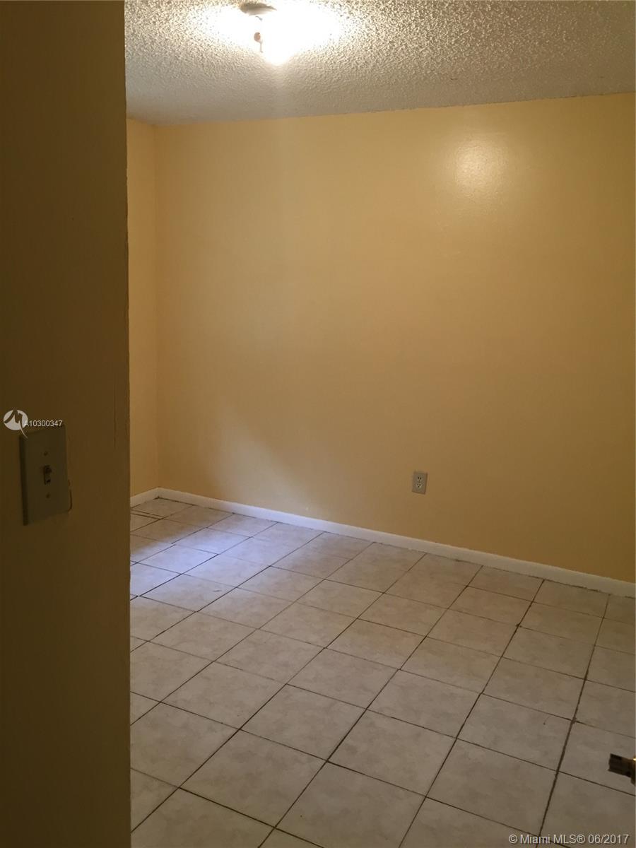 AVOCADO VILLAS - Residential Lease