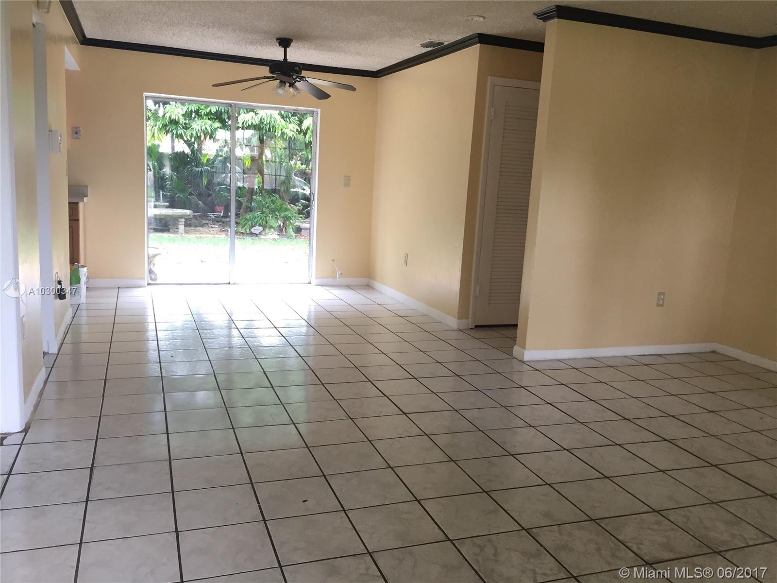 AVOCADO VILLAS - Residential Lease