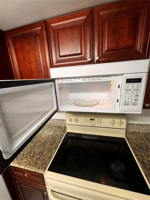 10975 SW 107th St 202 Miami FL 33176