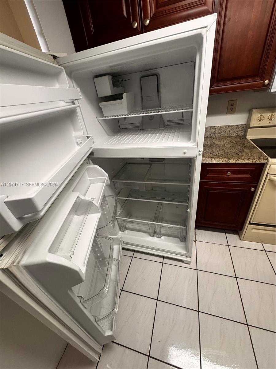 THE GARDENS OF KENDALL CO - Residential