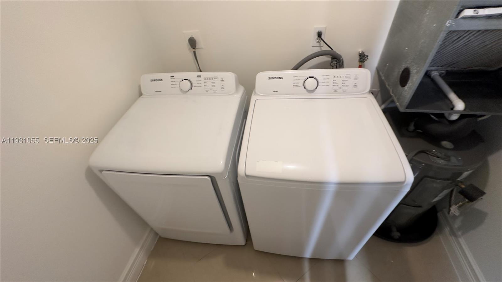 FOREST CONDO - Residential