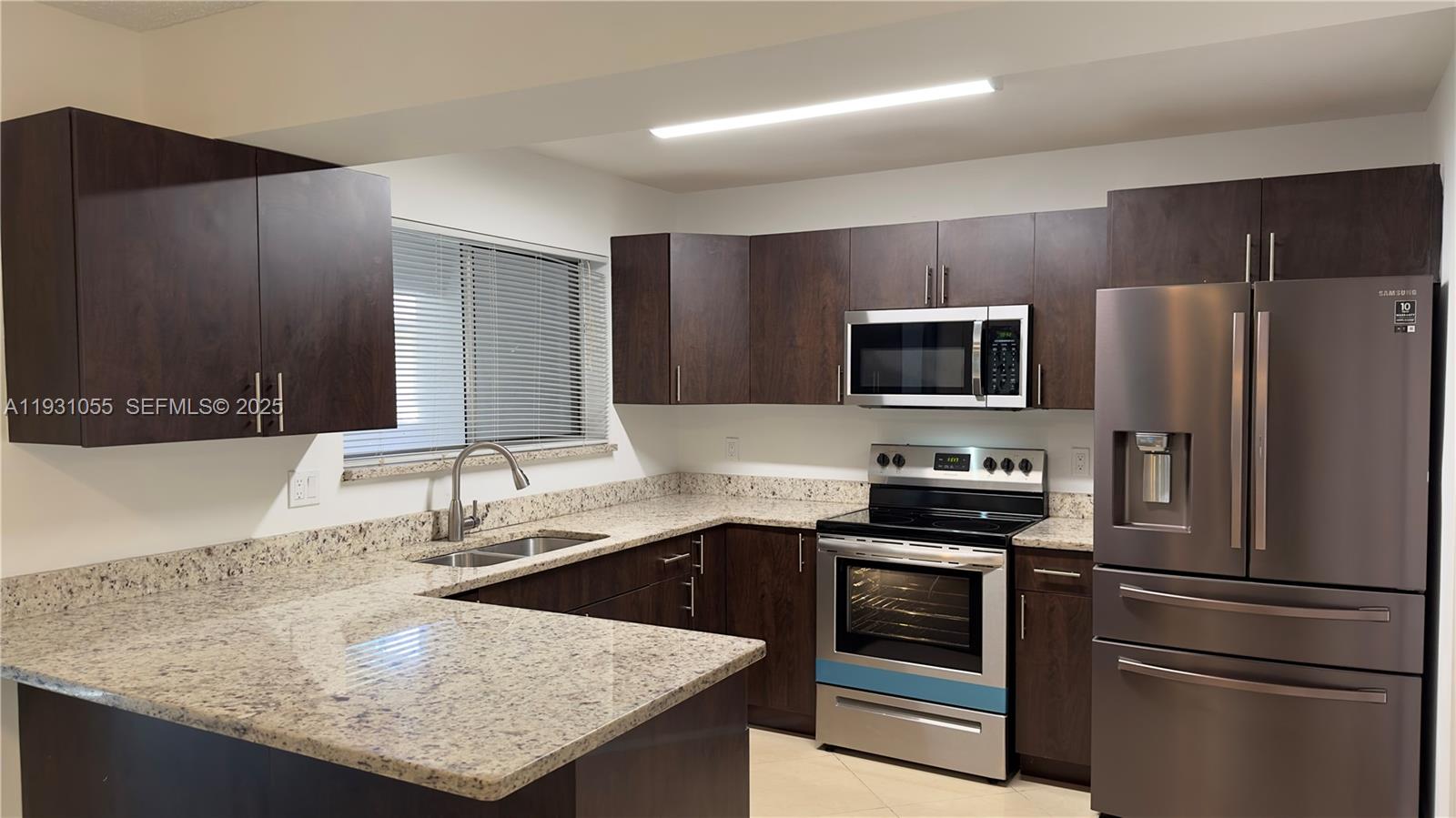 FOREST CONDO - Residential