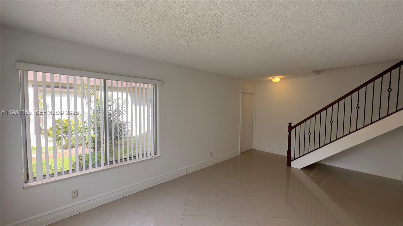 FOREST CONDO - Residential