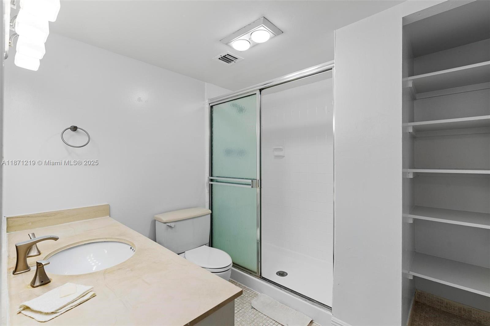 HEMISPHERES CONDO - Residential Lease