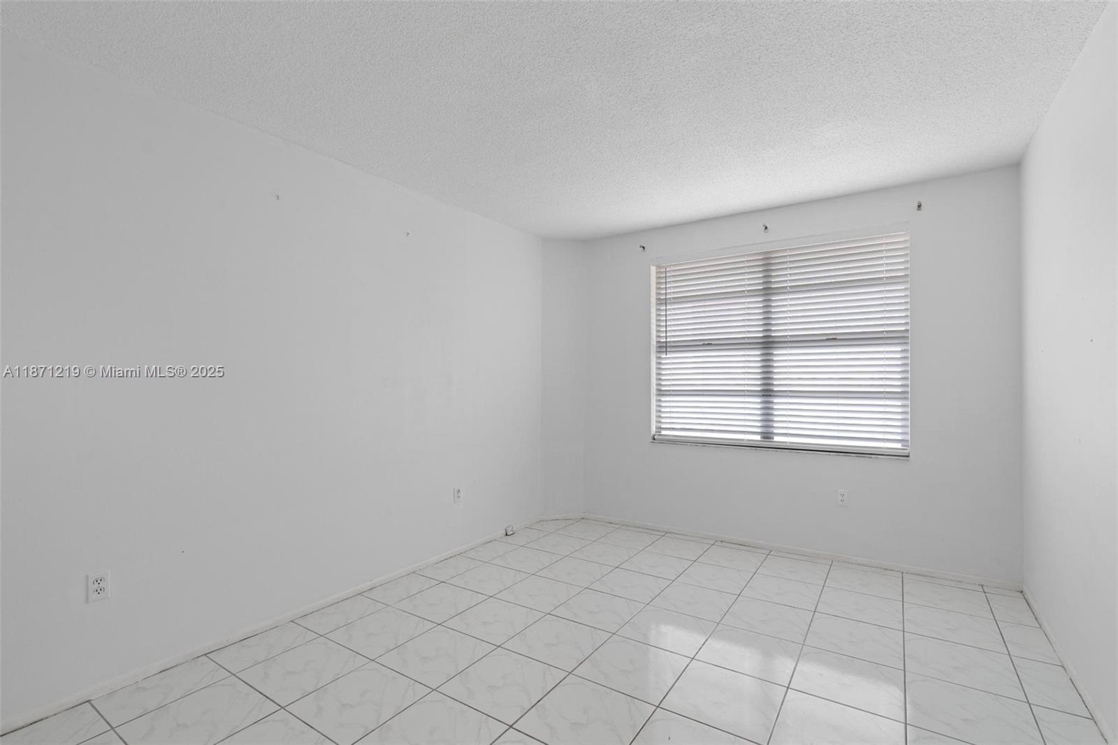 HEMISPHERES CONDO - Residential Lease