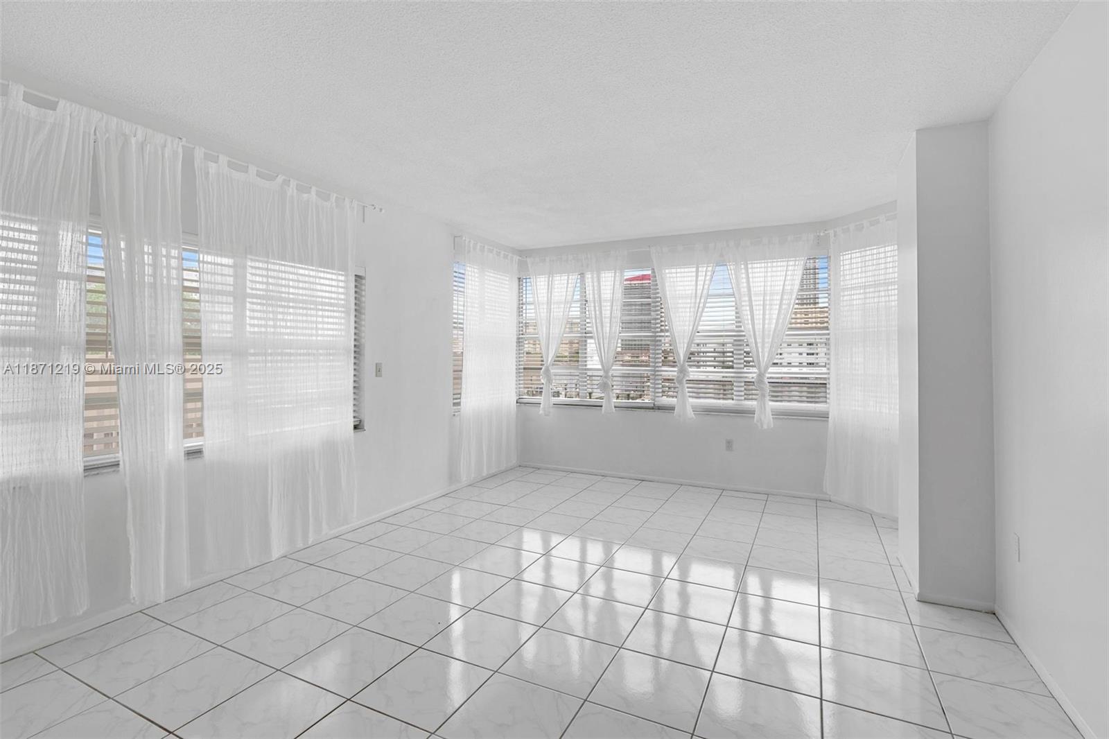 HEMISPHERES CONDO - Residential Lease