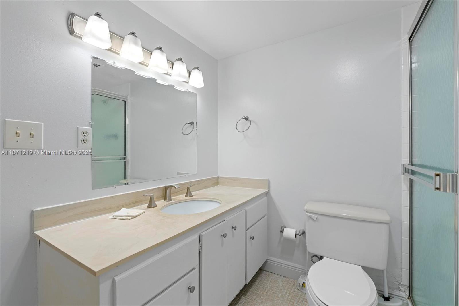 HEMISPHERES CONDO - Residential Lease