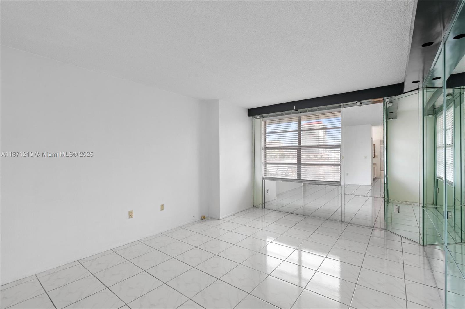 HEMISPHERES CONDO - Residential Lease