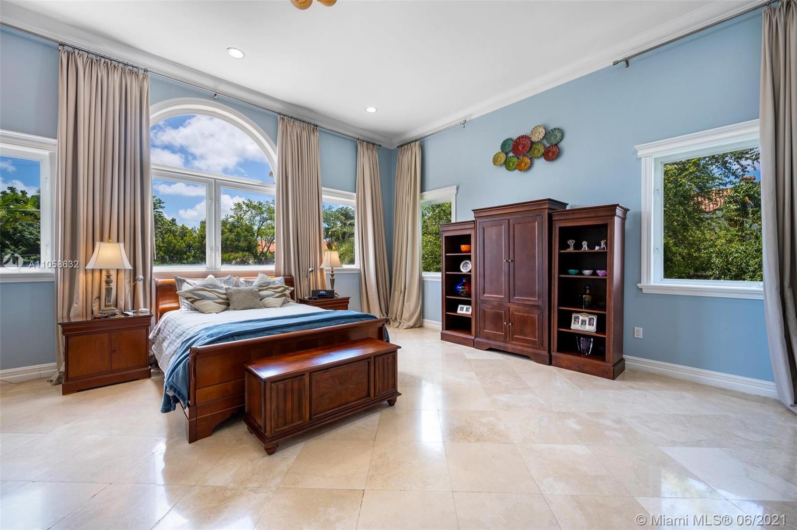 SUNRISE HARBOUR REV PL - Residential