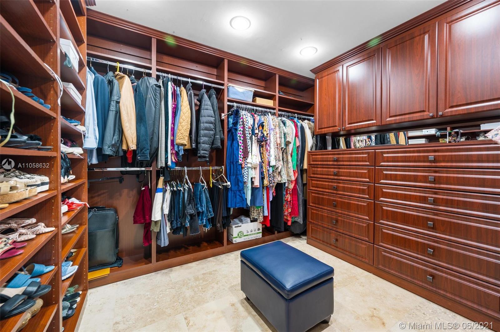 SUNRISE HARBOUR REV PL - Residential