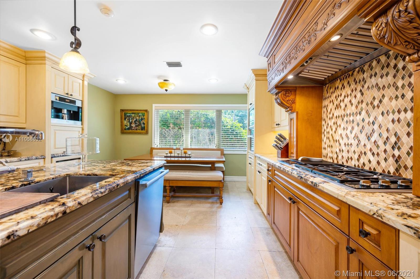 SUNRISE HARBOUR REV PL - Residential