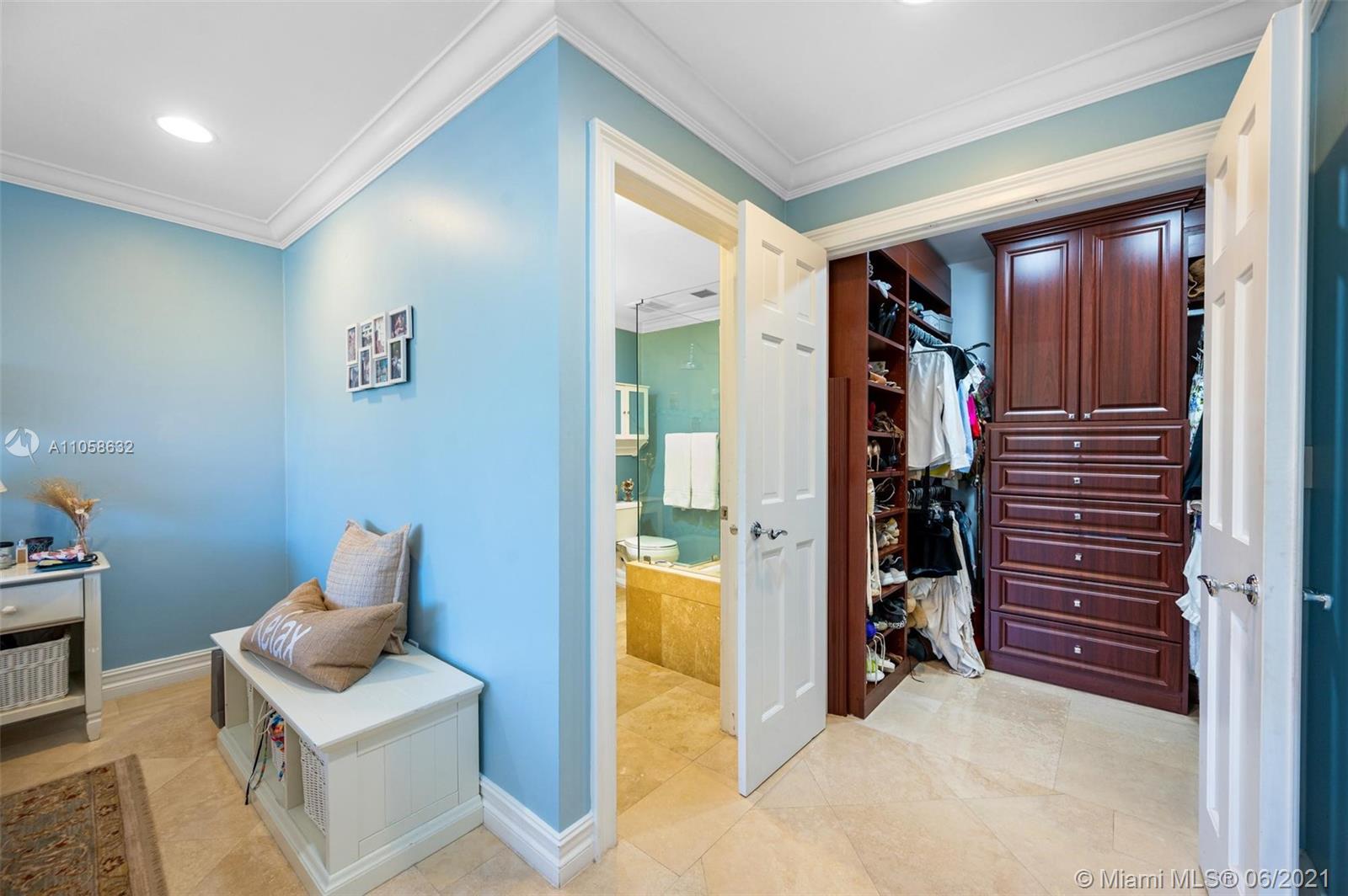 SUNRISE HARBOUR REV PL - Residential