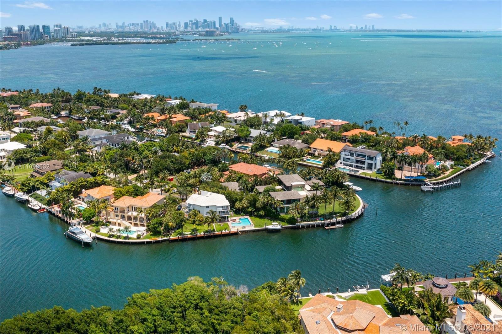 SUNRISE HARBOUR REV PL - Residential