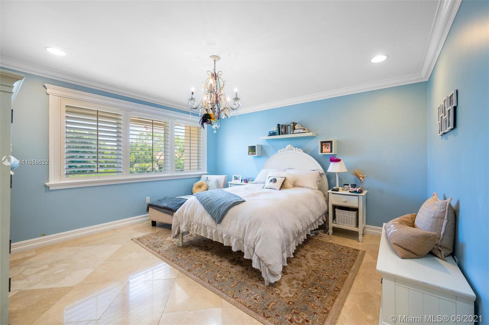 SUNRISE HARBOUR REV PL - Residential