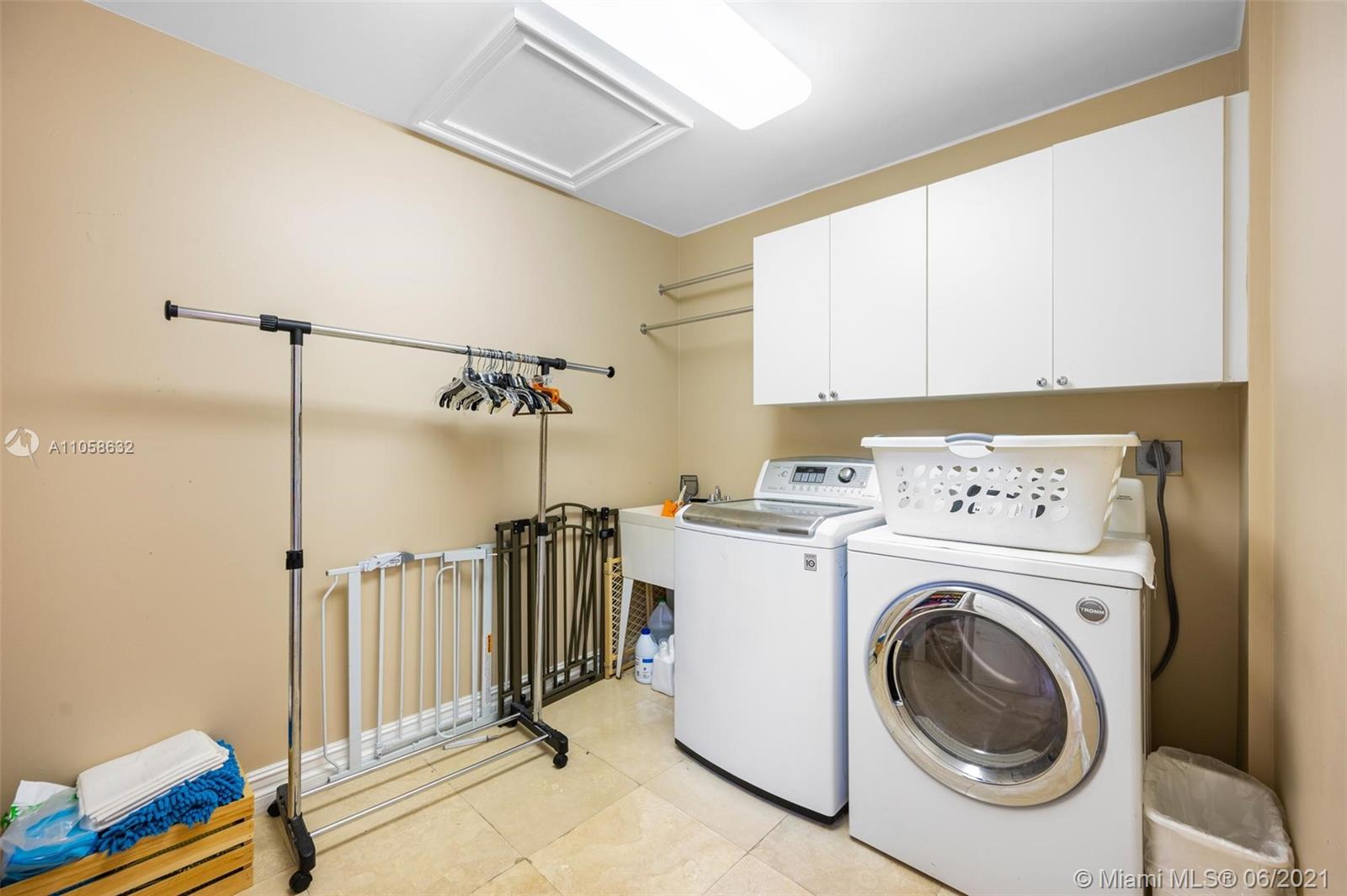 SUNRISE HARBOUR REV PL - Residential