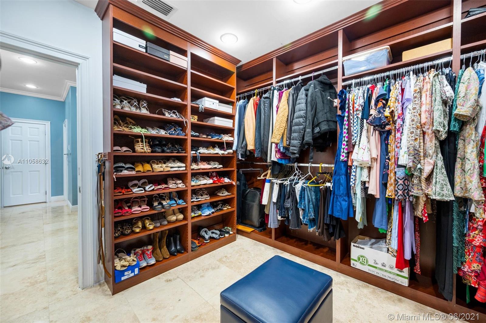 SUNRISE HARBOUR REV PL - Residential