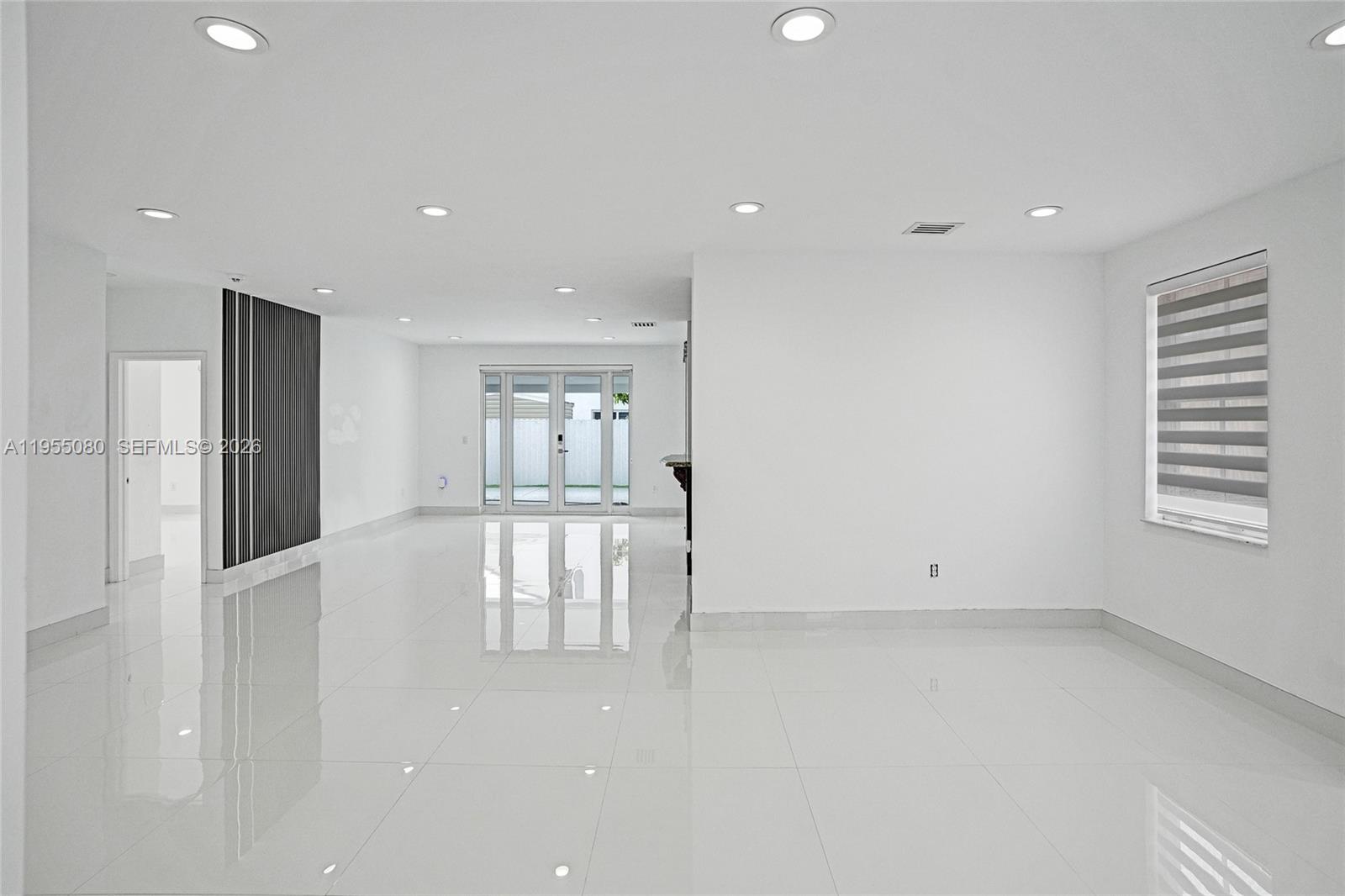 SPANISH LAKES 2ND ADDN - Residential