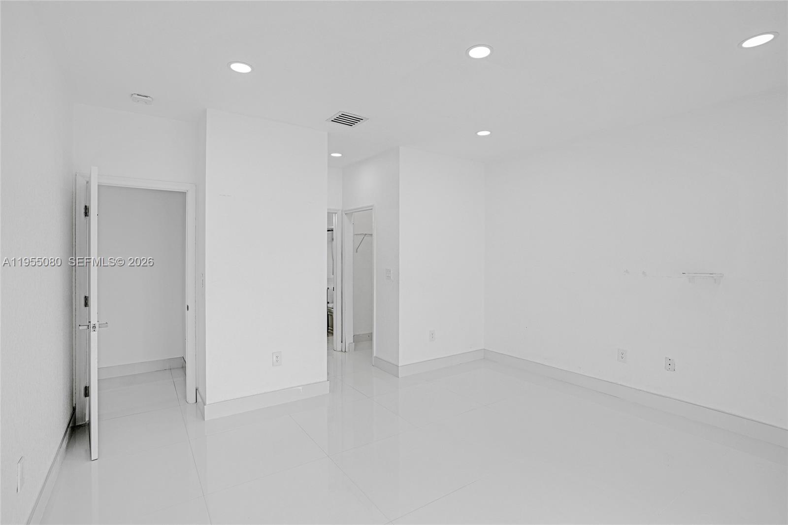 SPANISH LAKES 2ND ADDN - Residential