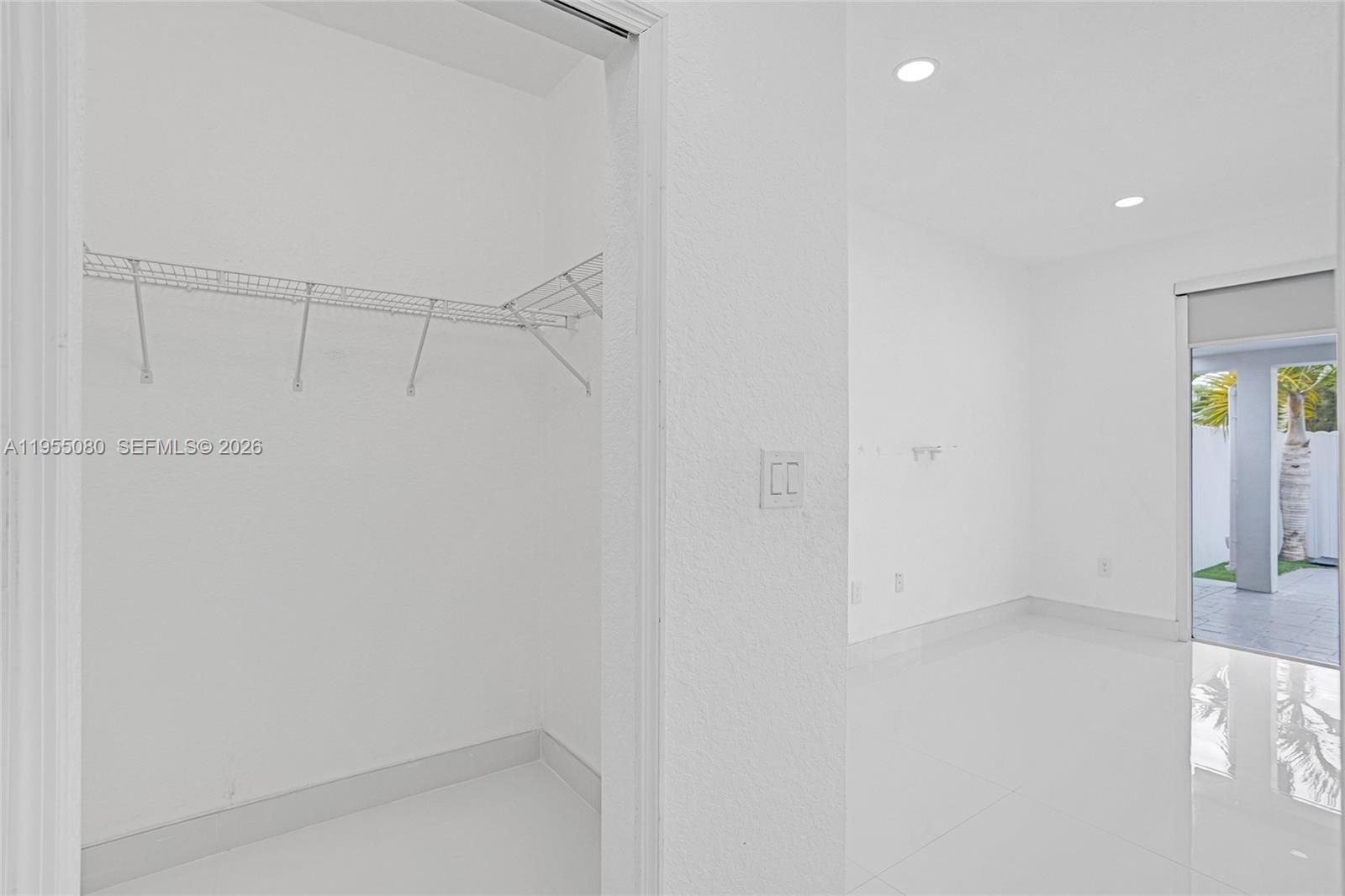 SPANISH LAKES 2ND ADDN - Residential