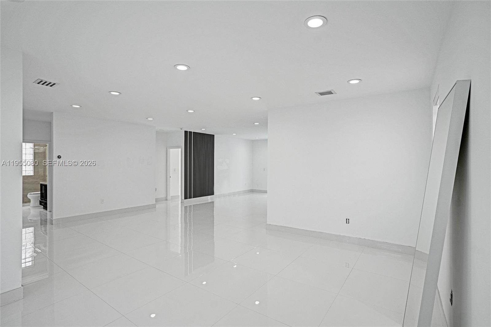 SPANISH LAKES 2ND ADDN - Residential