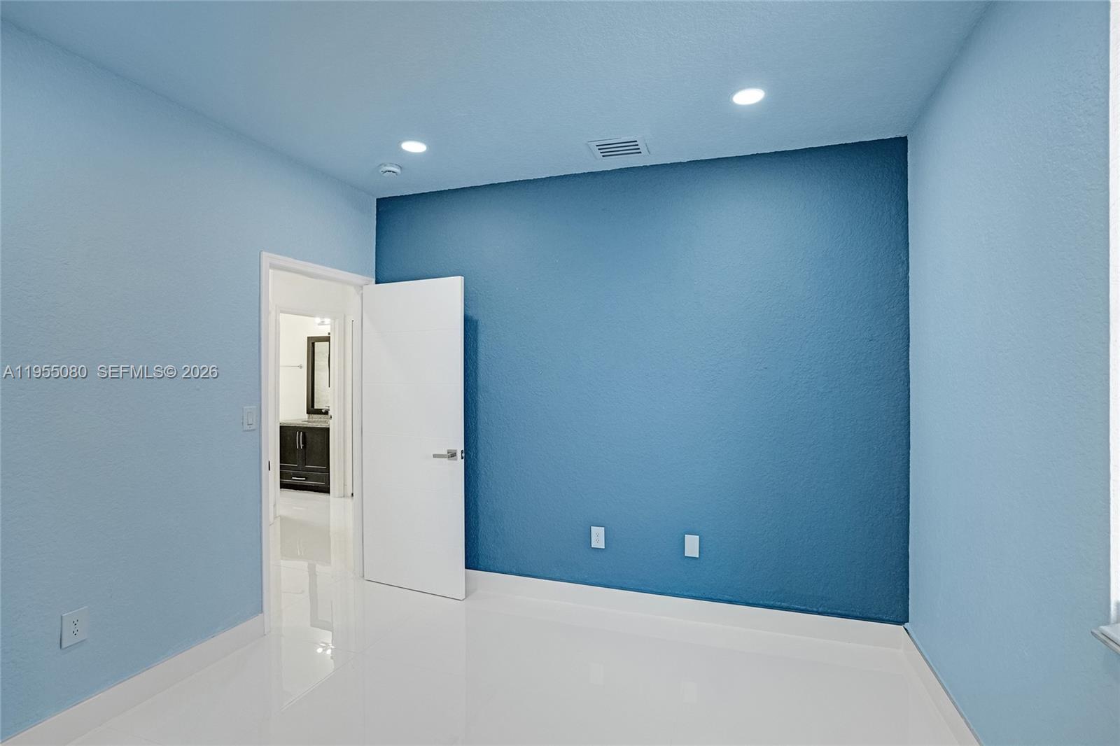 SPANISH LAKES 2ND ADDN - Residential